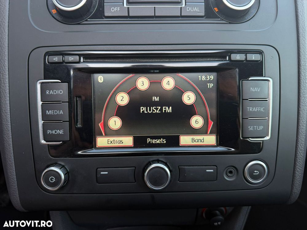 Volkswagen Touran 1.6 TDI DPF BlueMotion Technology Highline - 18