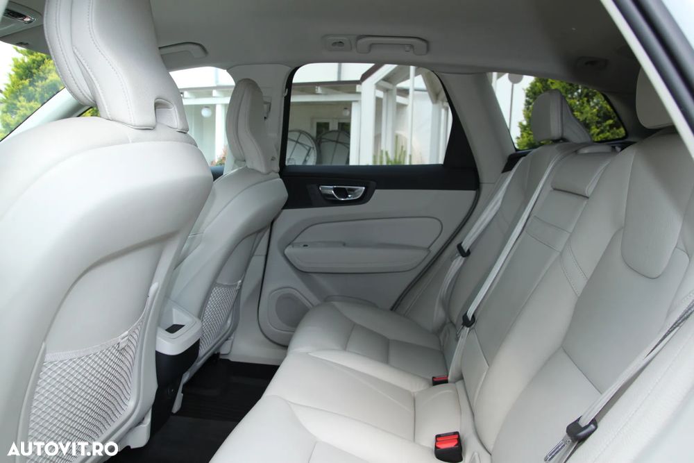 VOLVO XC60 2021 — imagine 32