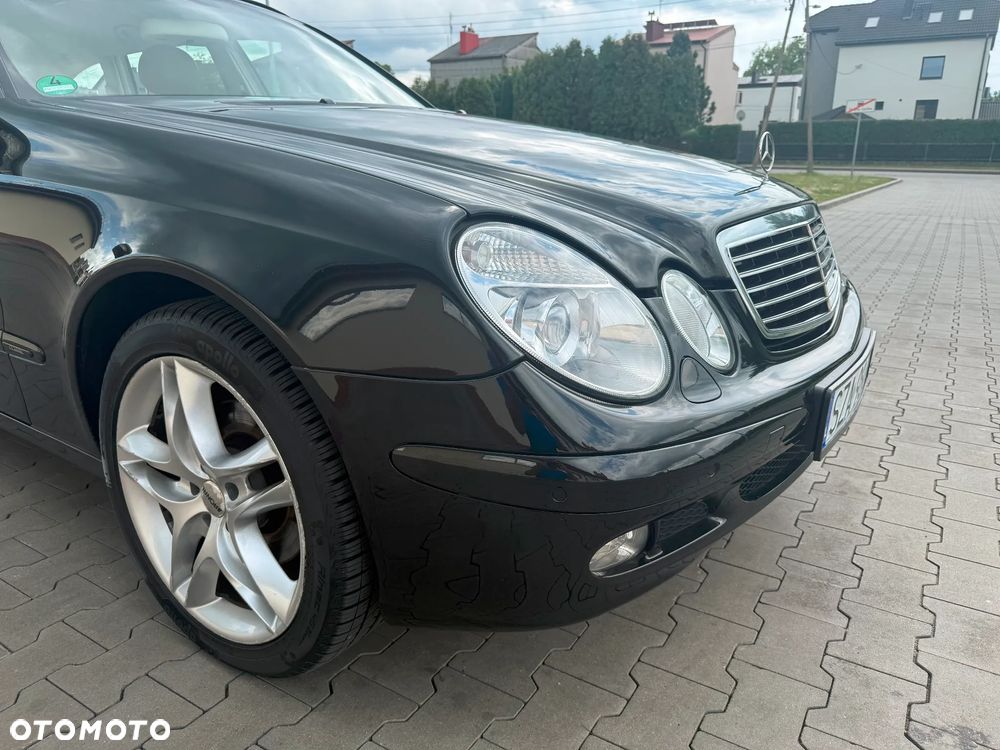 Mercedes-Benz Klasa E 240 4-Matic T Classic - 29