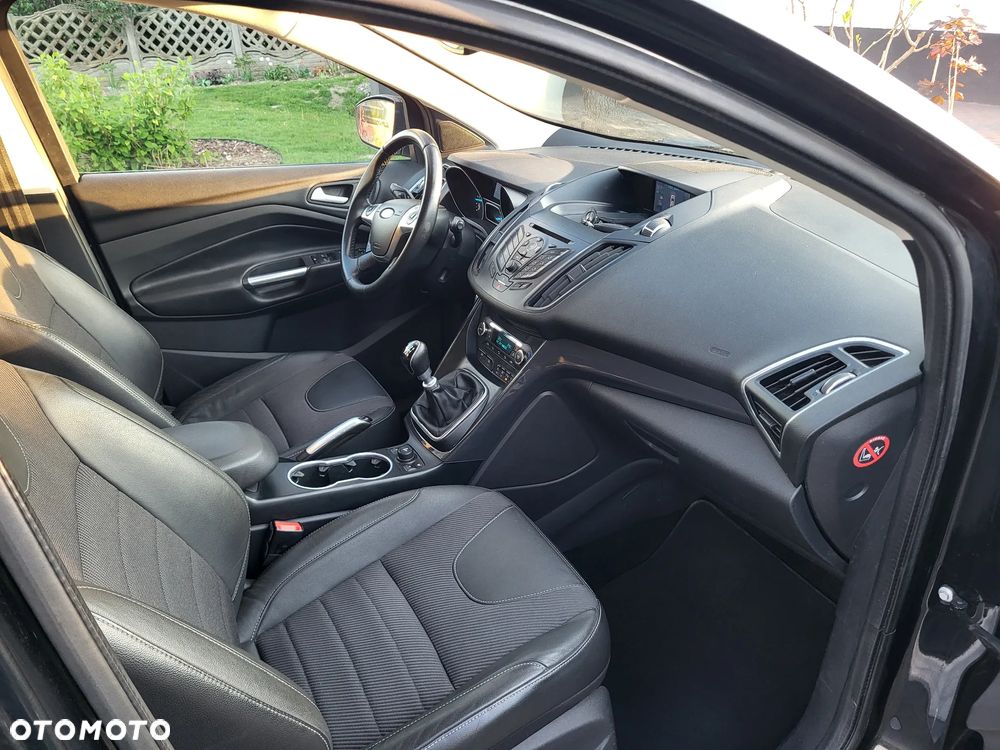 Ford Kuga 2.0 TDCi FWD Titanium - 35