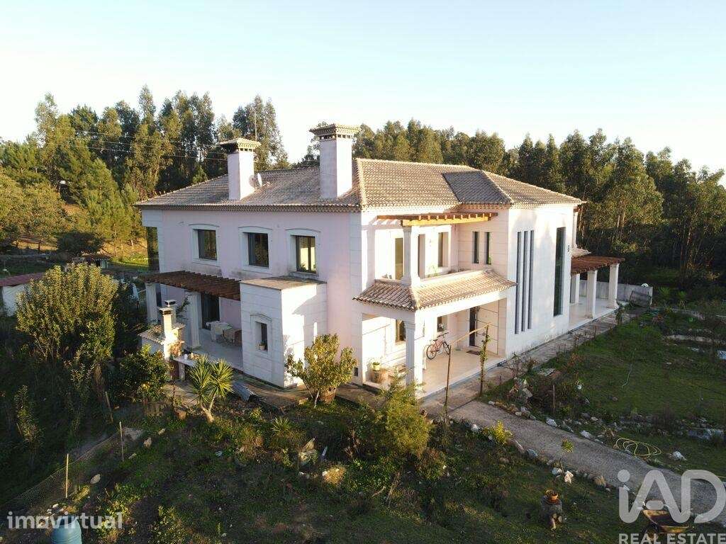 Quinta T6 em Rio de Couros e Casal dos Bernardos de 1048,00 m2