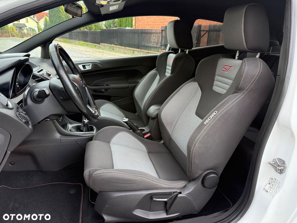 Ford Fiesta 1.6 EcoBoost ST - 27