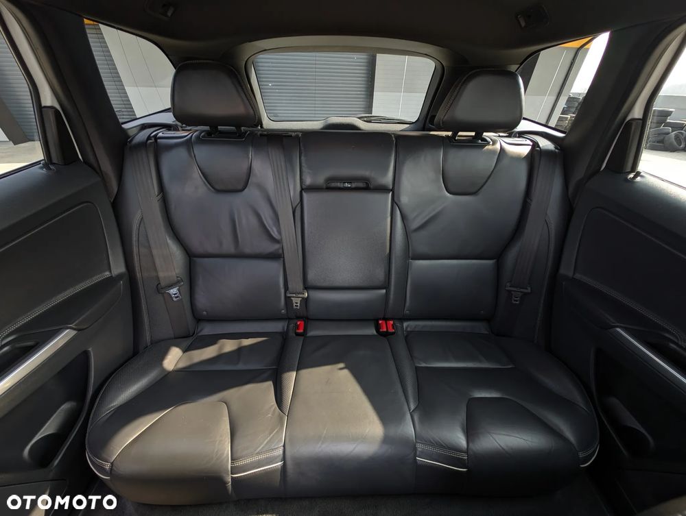 Volvo XC 60 D4 Geartronic RDesign - 38
