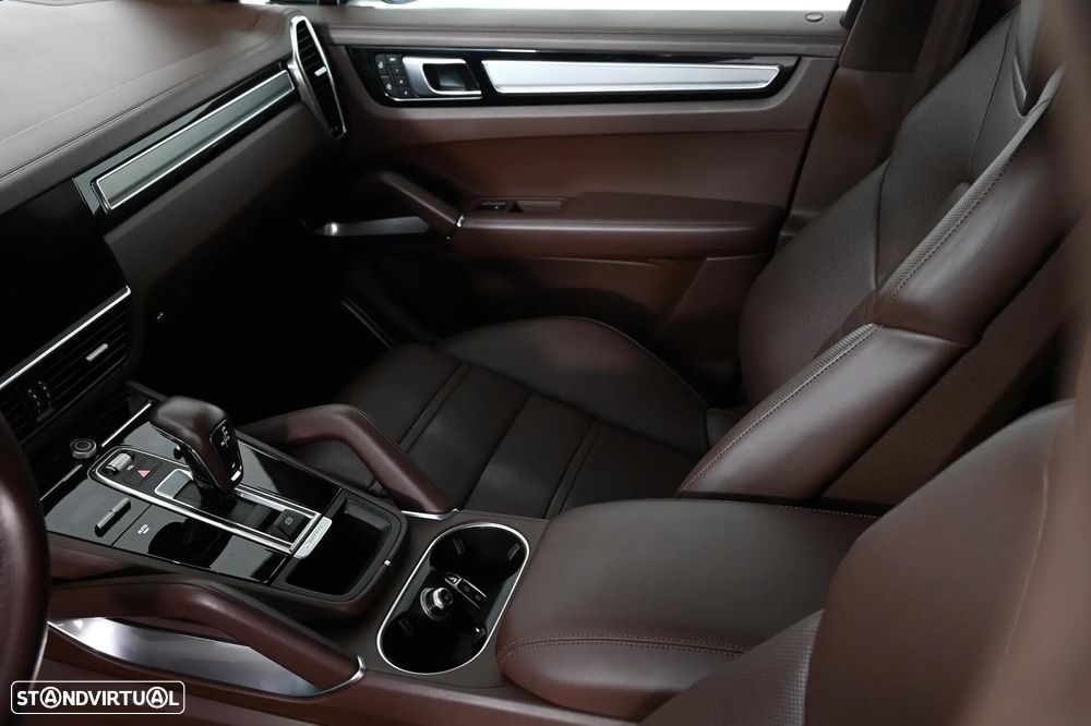 Porsche Cayenne Turbo S E-Hybrid - 26