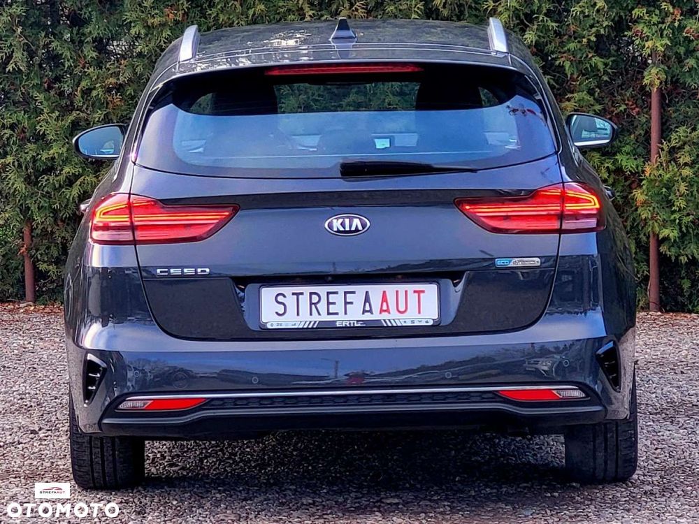 Kia Ceed - 16