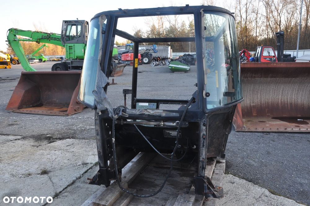 KABINA CZESCI KABINY  MASSEY FERGUSON 7480 6480 6485 - 15