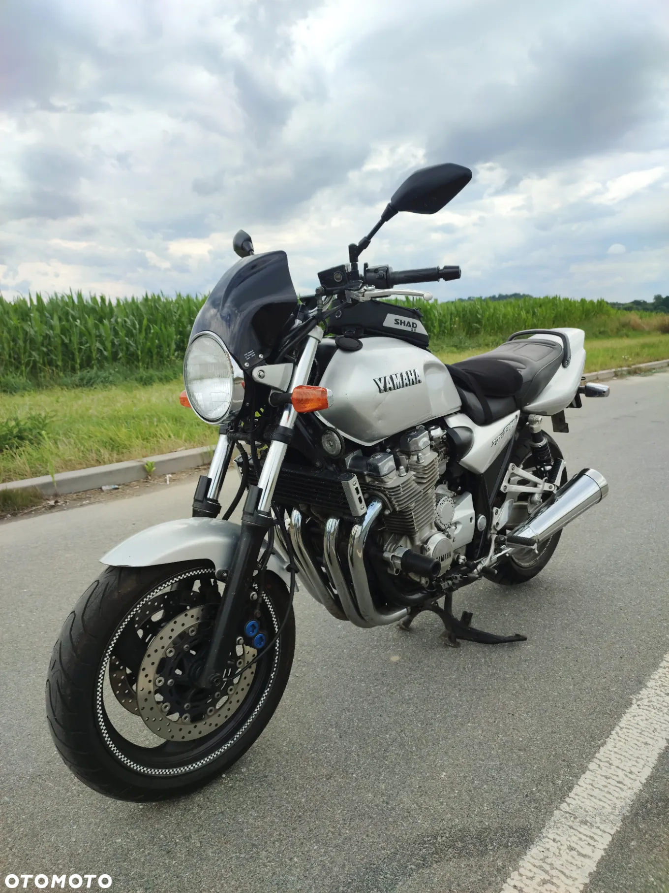 Yamaha XJR - 6