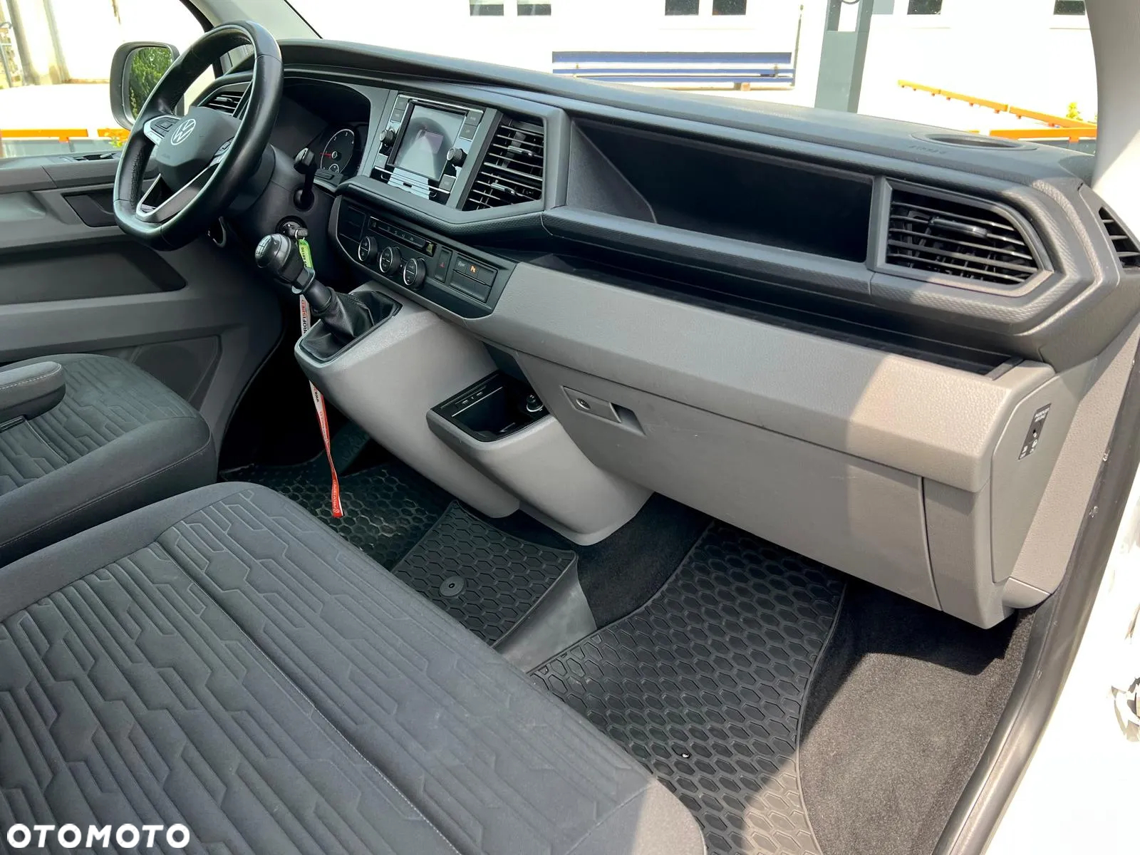 Volkswagen Caravelle 6.1 2.0 TDI L2 Trendline - 17