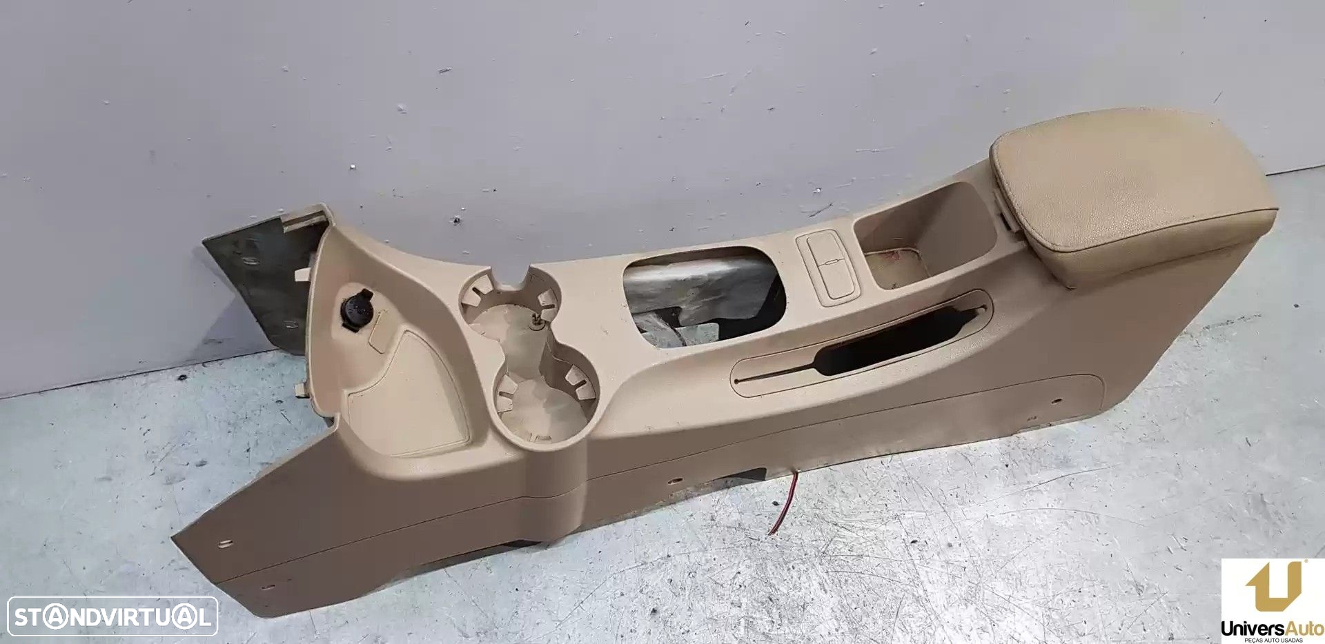 APOIO DE BRAÇOS CENTRAL KIA SPORTAGE 2006 -846801F000Q9 - 3