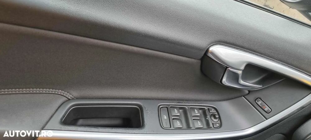 Volvo S60 D3 Start-Stop Momentum - 19