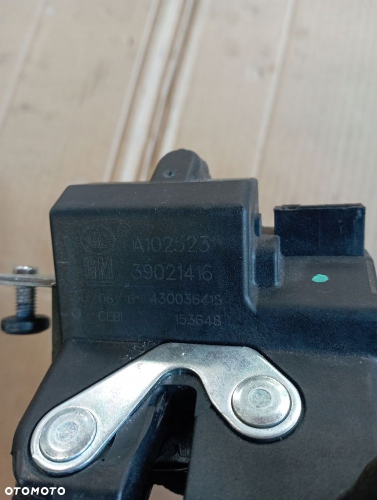 OPEL ASTRA ZAMEK RYGIEL KLAPY BAGAŻNIKA 390214216 - 3