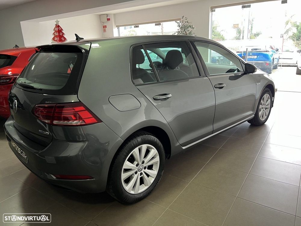 VW Golf - 8