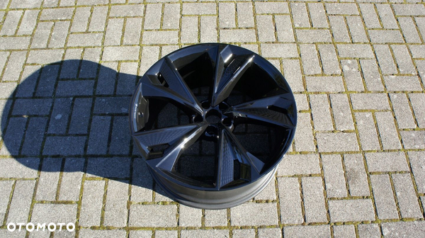 FELGA ALUMINIOWA 22" AUDI SPORT RS6 RS7 4K0601025BC