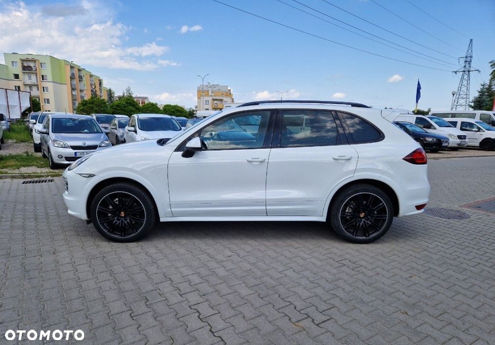 Porsche Cayenne - 5