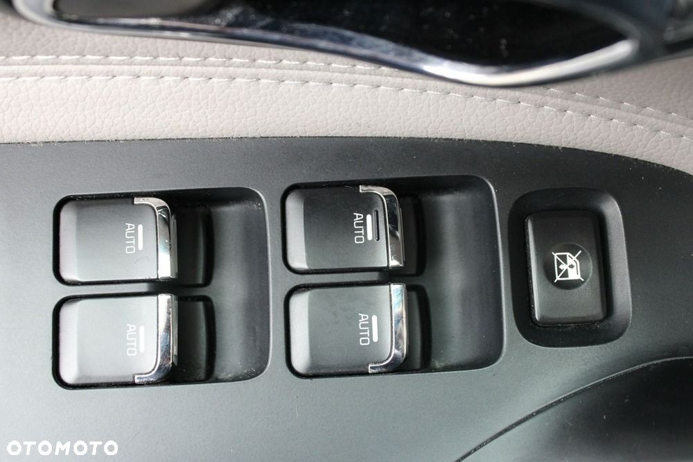 Kia Ceed 1.4 CVVT Dream-Team Edition - 28