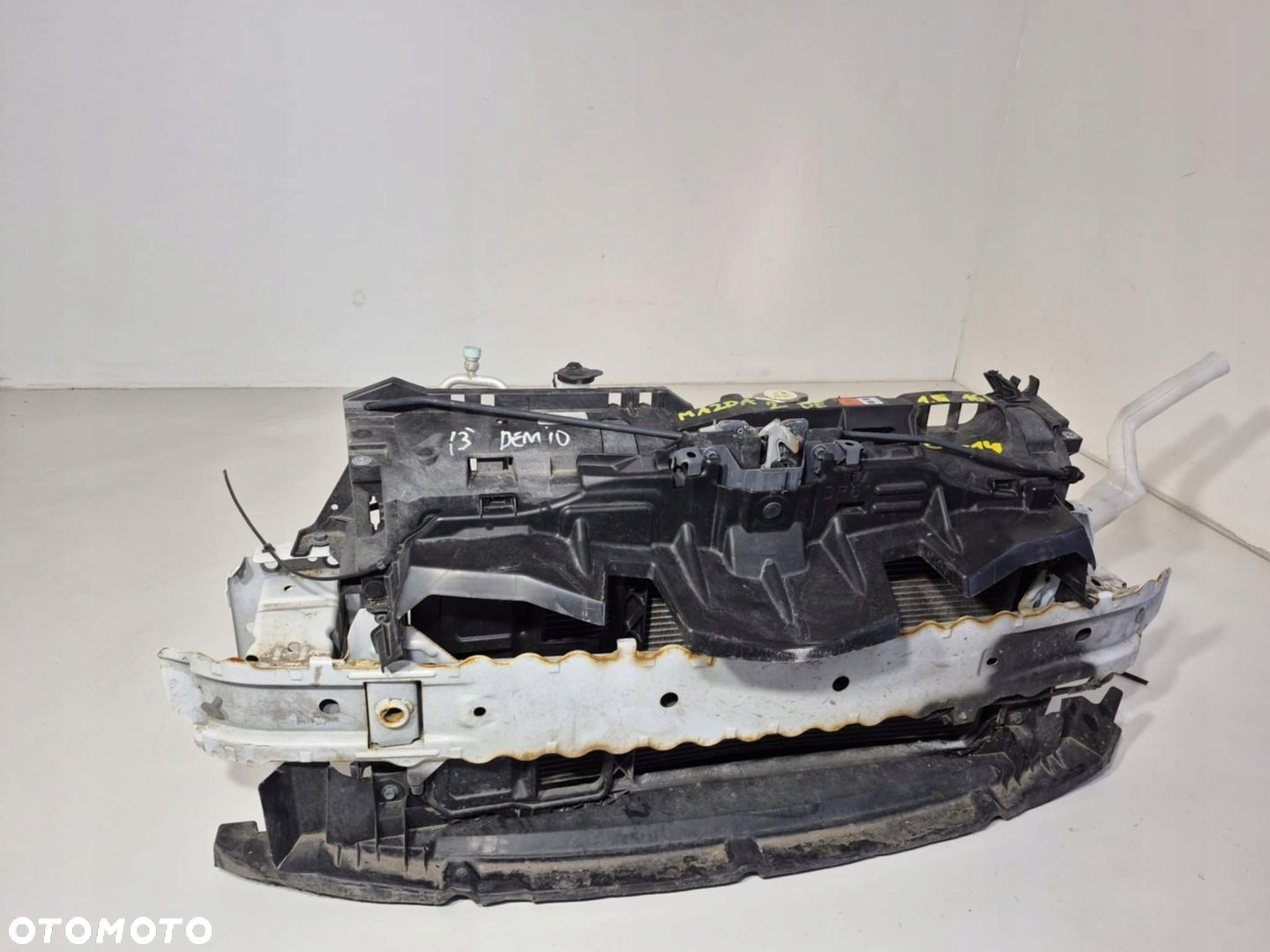 PAS PRZEDNI CHŁODNICA MAZDA 2 07-14 1.5 16V - 2