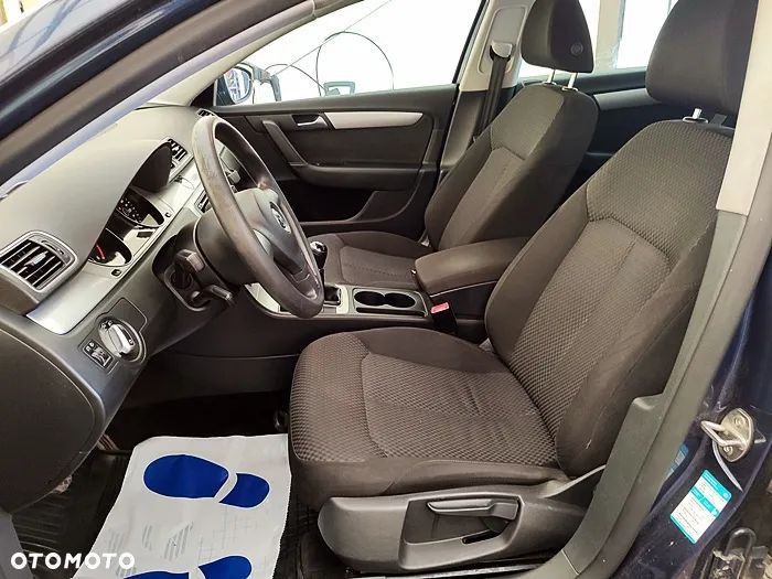 Volkswagen Passat - 23