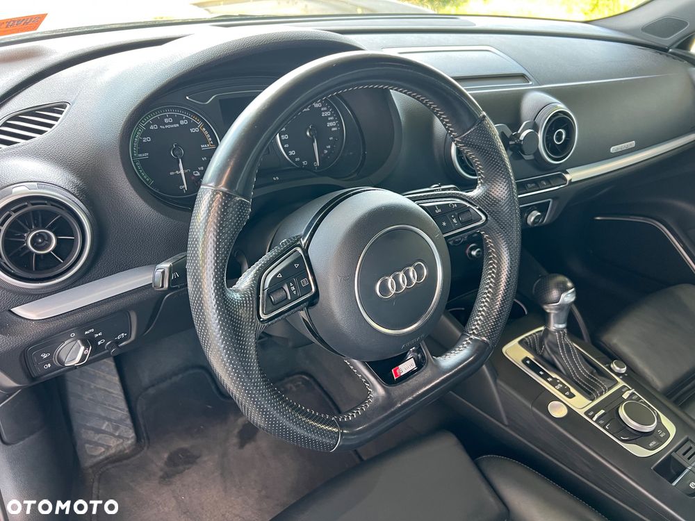 Audi A3 Sportback 1.4 TFSI e-tron S line Sportpaket - 19