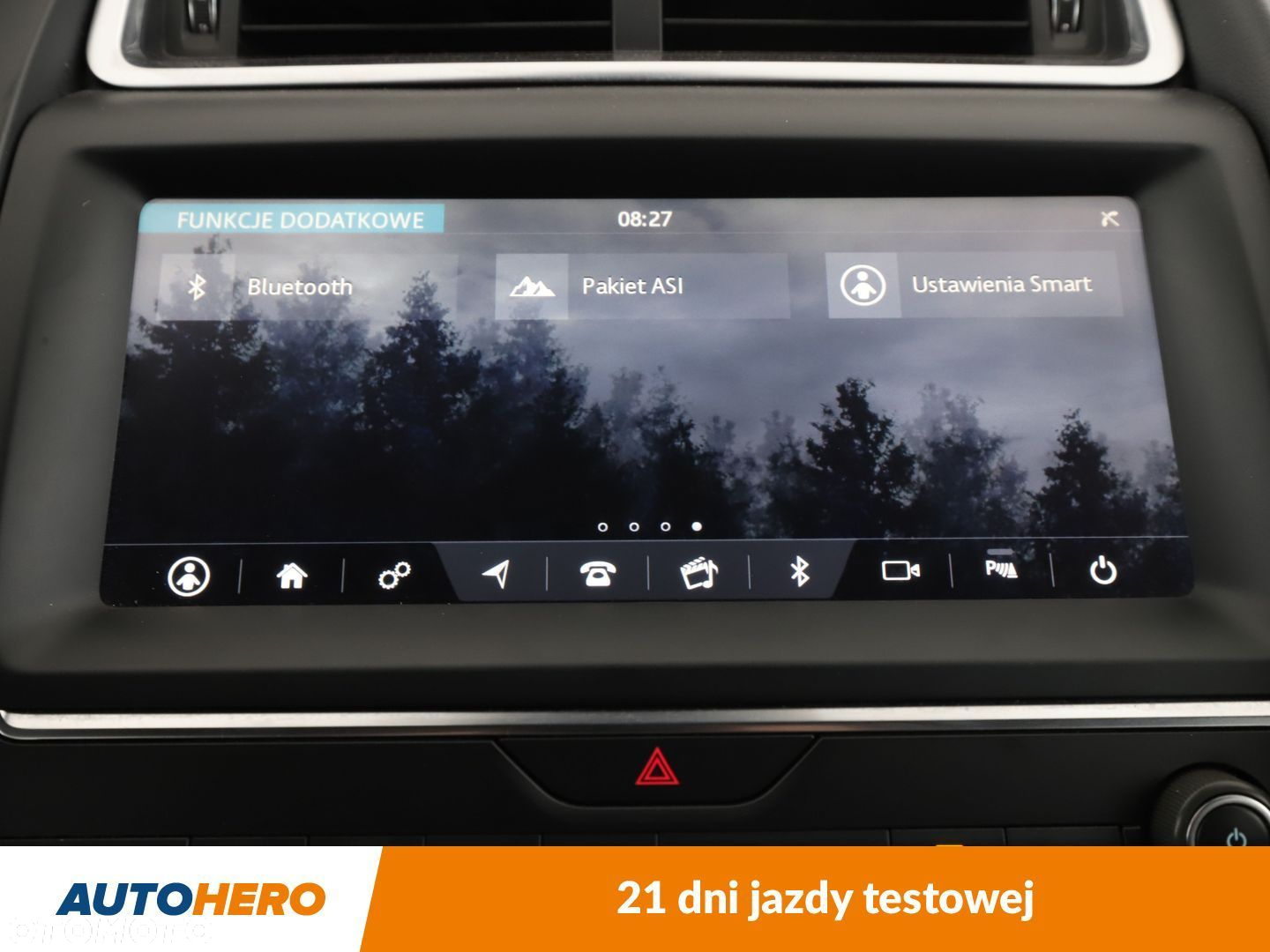 Jaguar E-Pace 2.0 i4D AWD R-Dynamic SE - 24