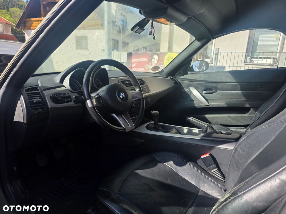 BMW Z4 2.2i - 11