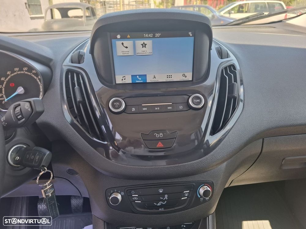 Ford Tourneo Courier 1.0 EcoBoost Titanium - 27