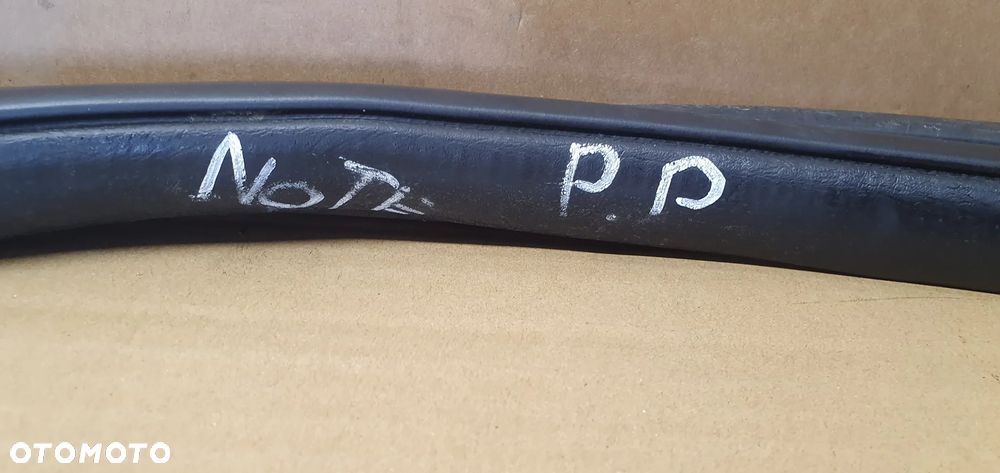 Uszczelka drzwi prawy przód przednia prawa Nissan Note E11 - 5