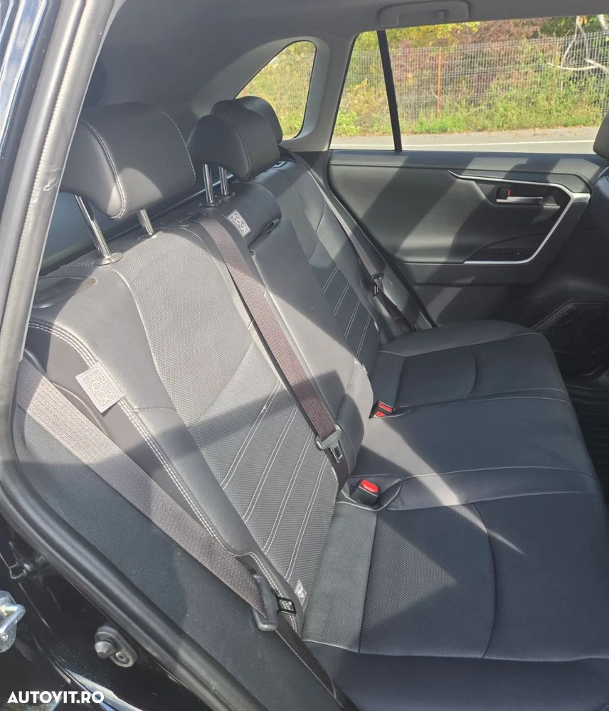 Toyota RAV4 - 8