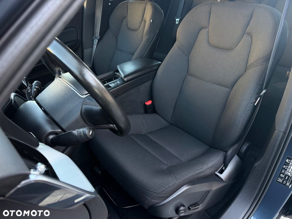 Volvo XC 60 D4 AWD Momentum - 28
