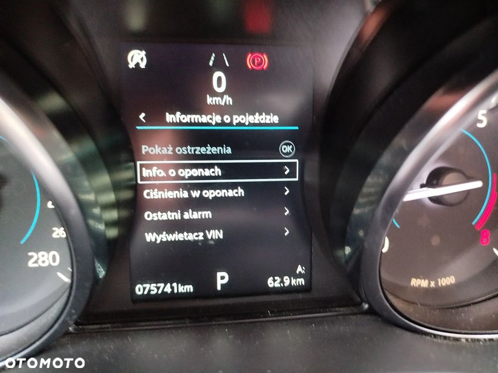 Jaguar XE 25t Prestige - 29