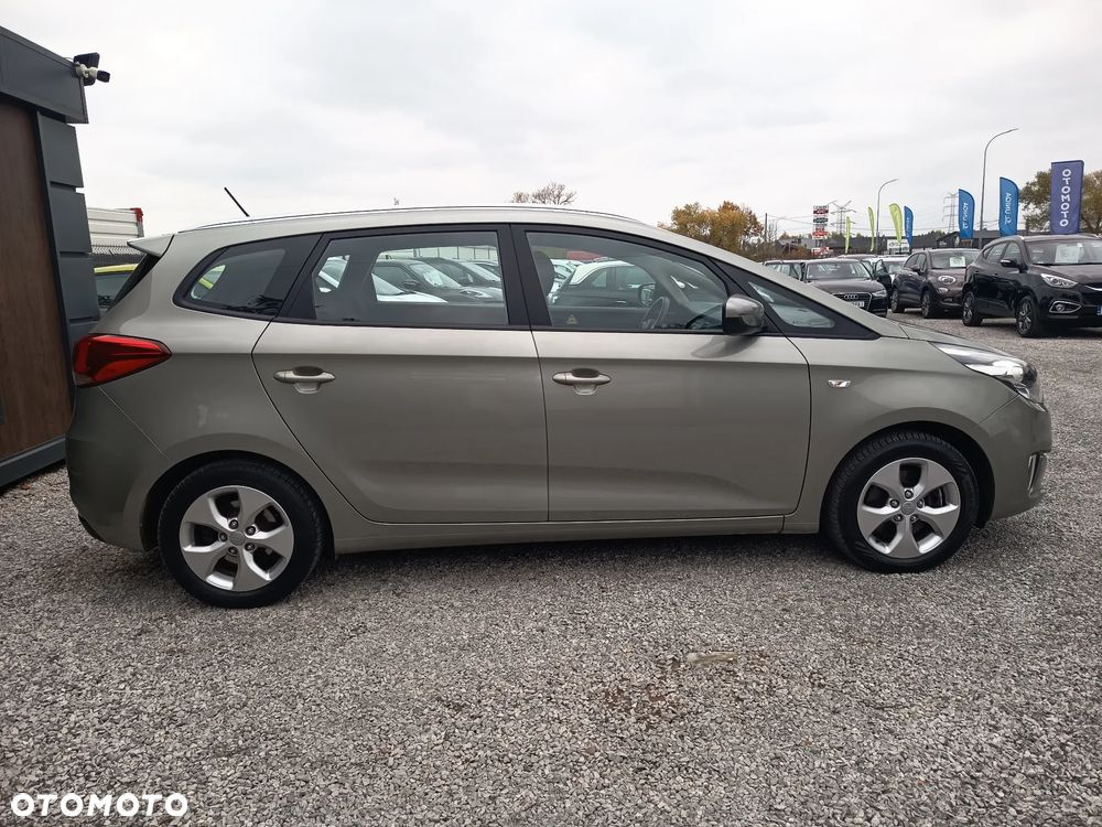 Kia Carens 1.6 GDI Fifa World Cup Edition - 11