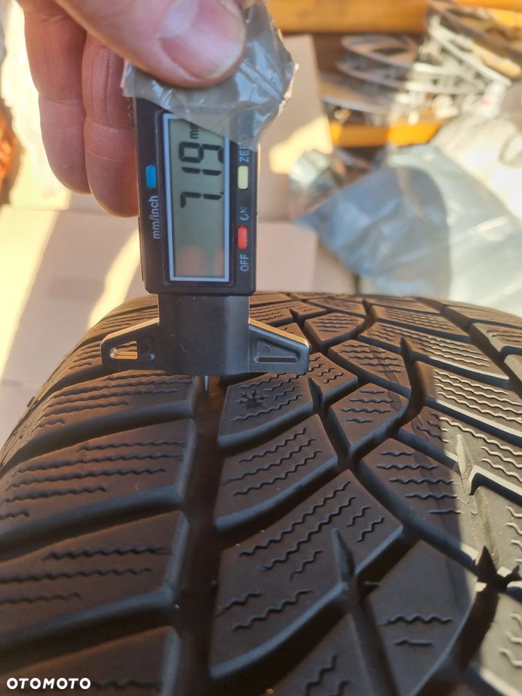 Opony Goodyear ULTRAGRIP Performance + 225/55r17 101V 2x7,2mm bdb stan - 5