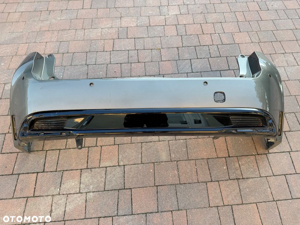 Zderzak tył tylny Corolla 12 XII E21 KOMBI LIFT 23- 6X1