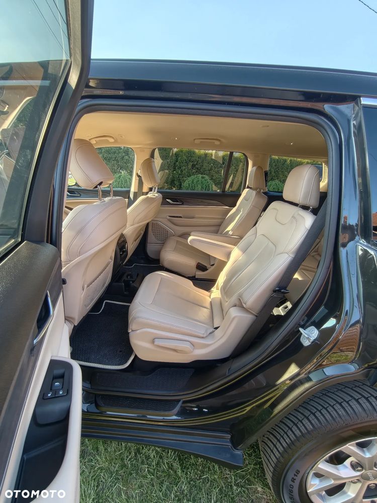 Jeep Grand Cherokee - 14