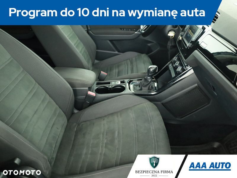 Volkswagen Touran - 8