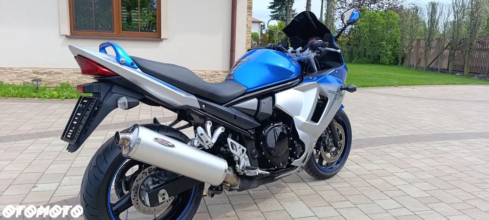 Suzuki GSX - 7