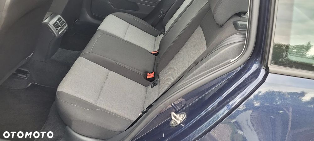 Volkswagen Golf 1.6 TDI BlueMotion Technology Trendline - 22