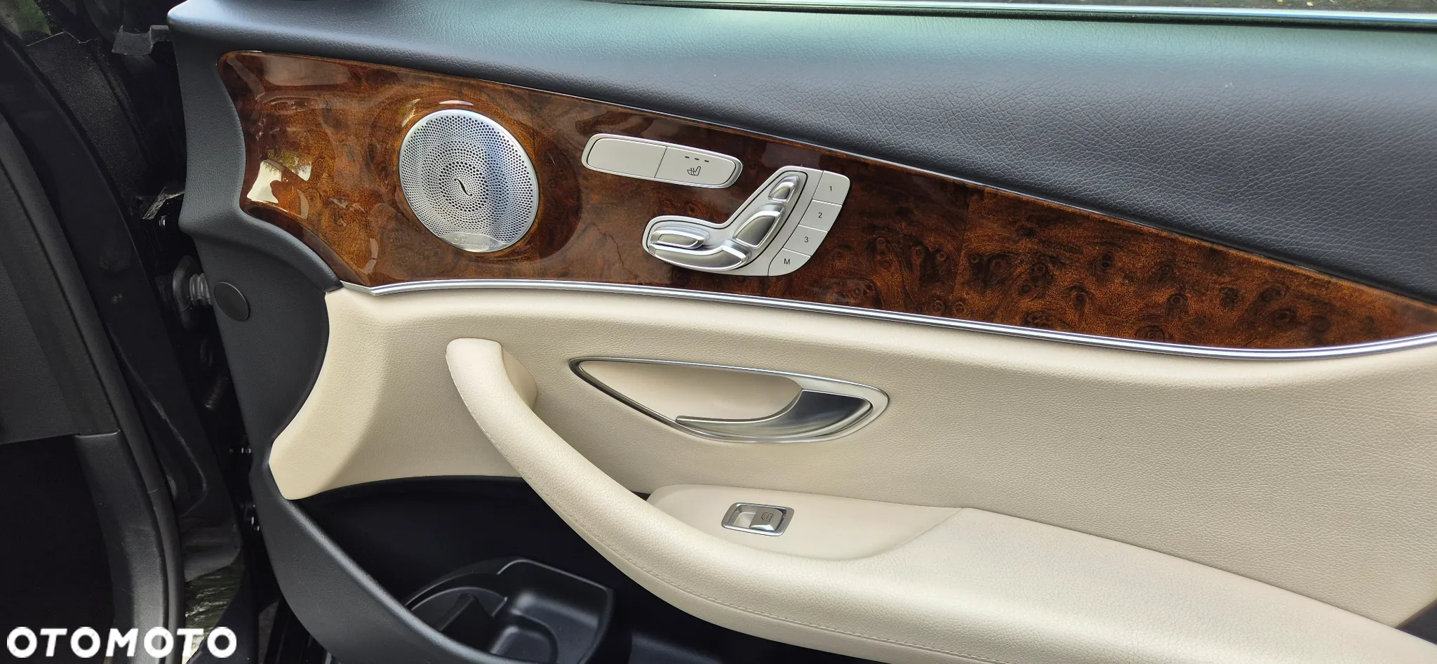 Mercedes-Benz Klasa E 220 d 4-Matic 9G-TRONIC - 24