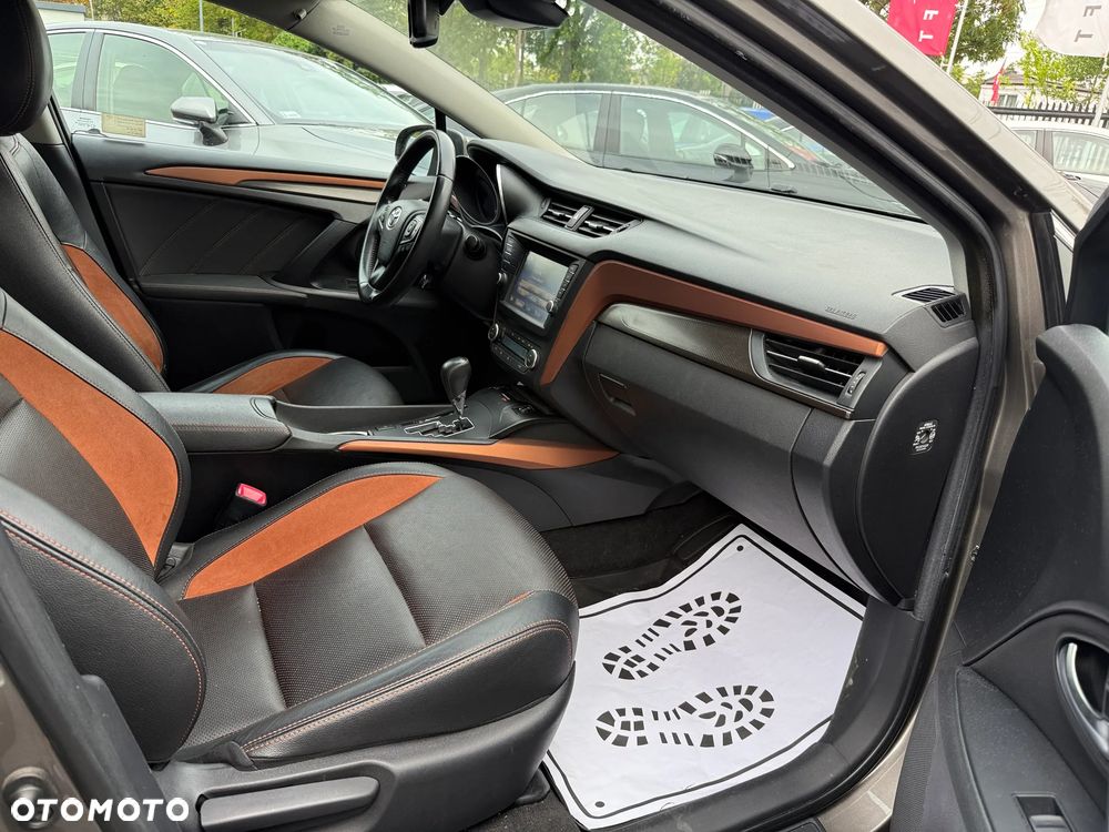 Toyota Avensis 1.8 Premium MS - 15