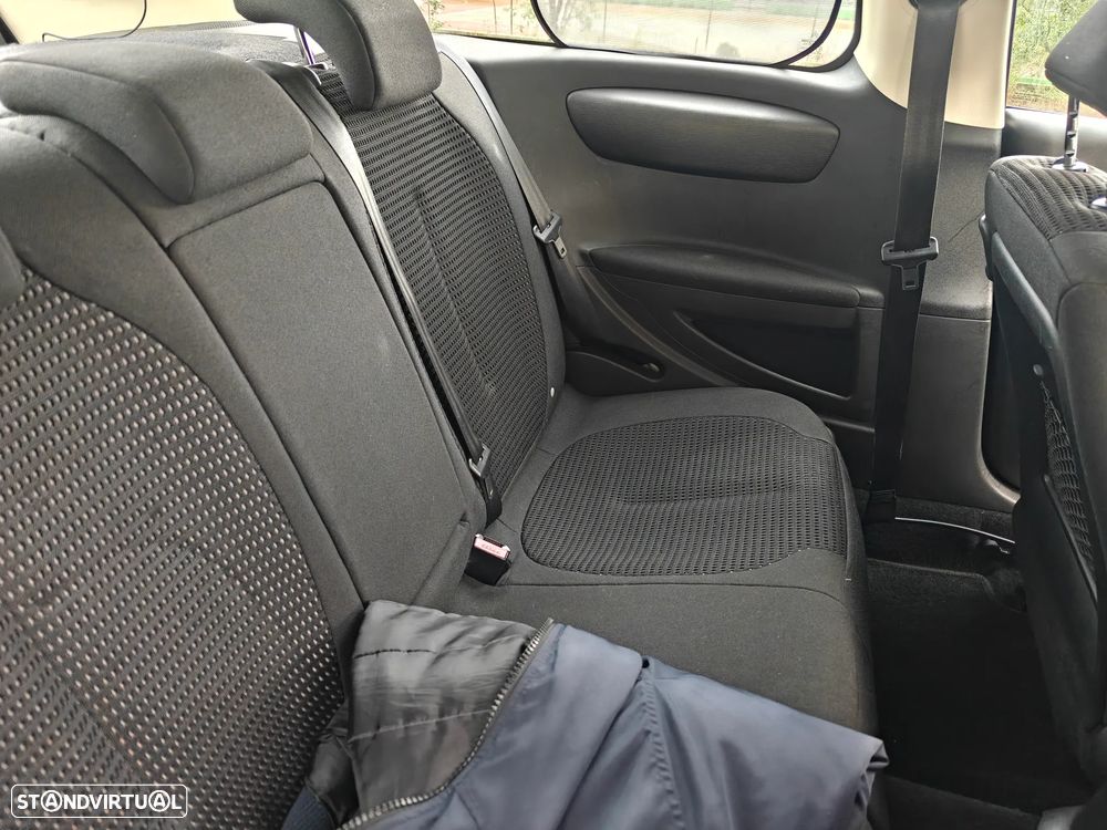 Citroën C4 1.6 HDi VTR Pack - 8