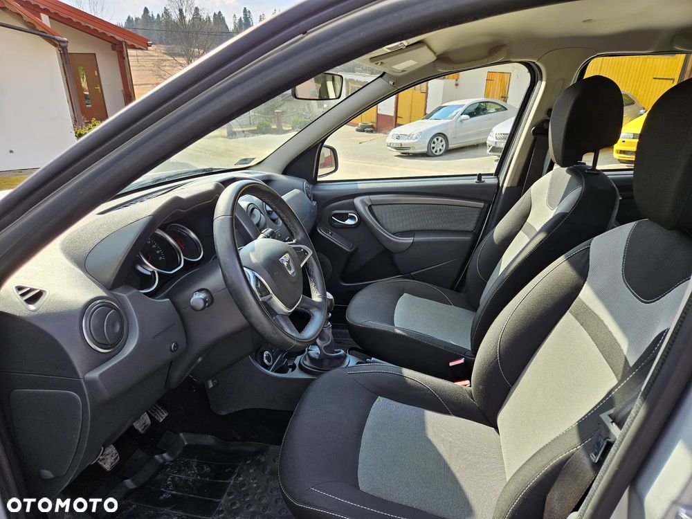 Dacia Duster 1.6 SCe Laureate 4x4 S&S - 9