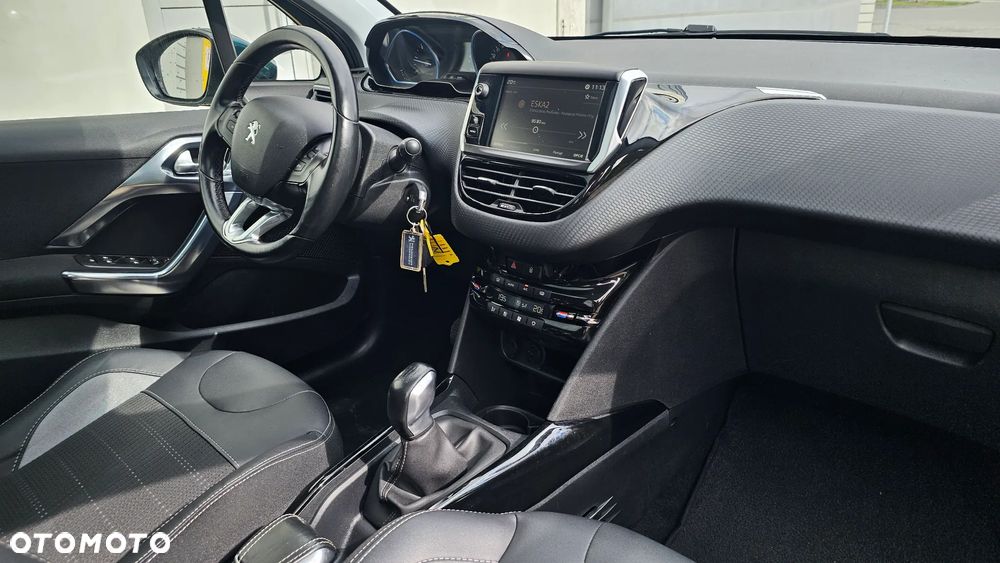 Peugeot 2008 BlueHDi 100 STOP & START Allure - 24