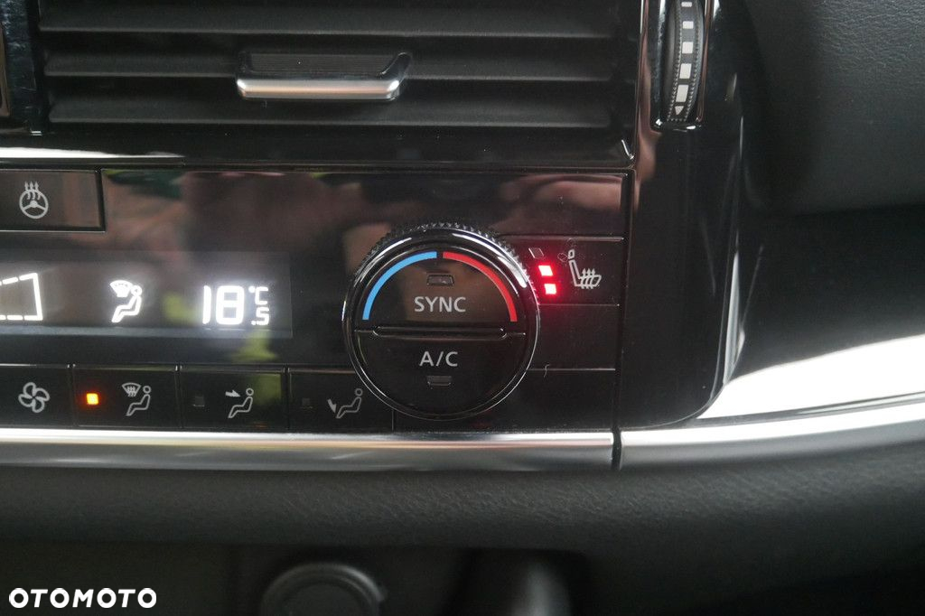 Nissan Qashqai - 25