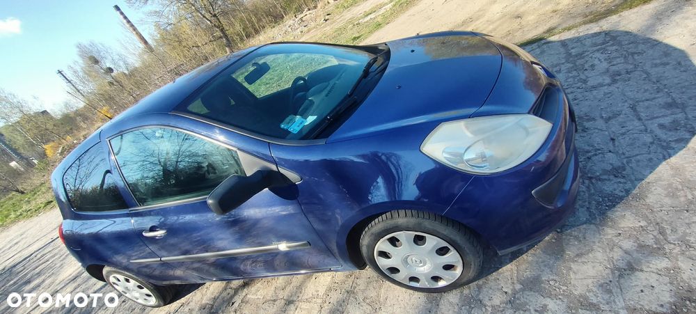 Renault Clio 1.2 16V Authentique - 10