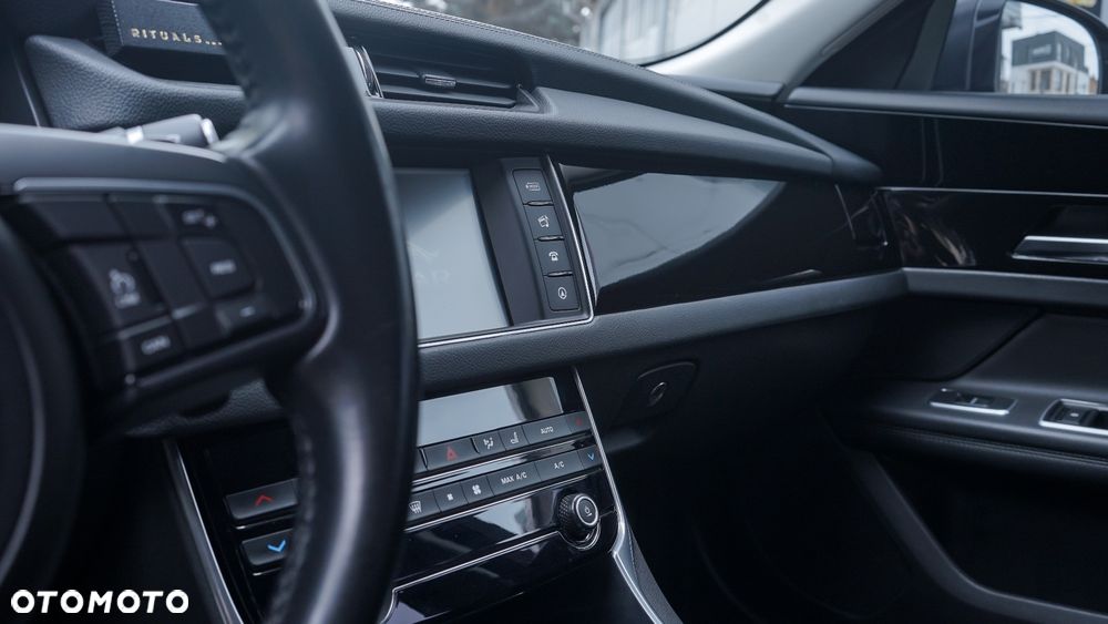 Jaguar XF 2.0 i4D Prestige - 11