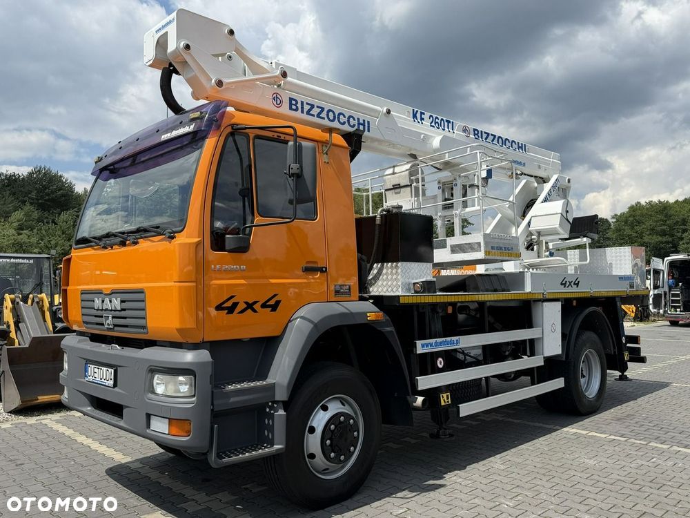 MAN LE 14.220B 4x4 Zwyżka Bizzocchi KF 260 Podnośnik Koszowy - 4