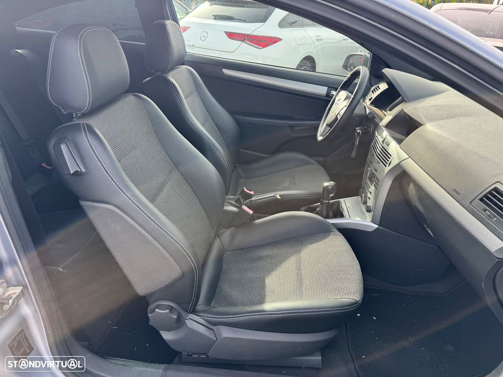 Opel Astra GTC 1.3 CDTi - 30