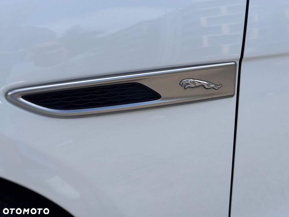 Jaguar F-Pace - 9