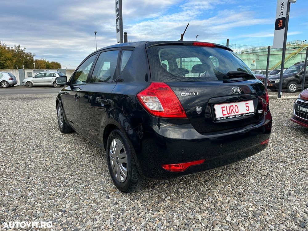 Kia Ceed - 4