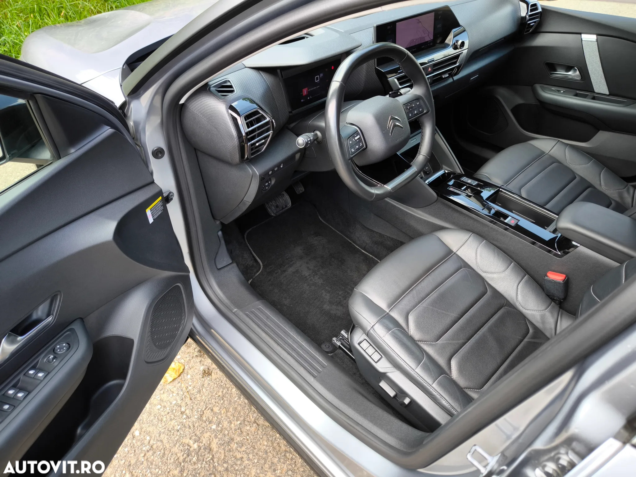 Citroën C4 BlueHDi 130 Stop&Start EAT8 SHINE - 13