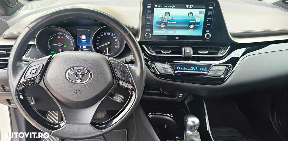 Toyota C-HR 2.0 HSD 184 CP 4x2 CVT Classy Bi-Tone - 12